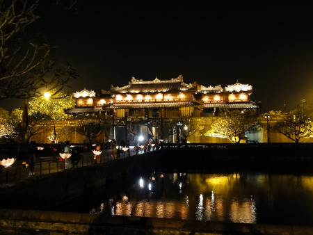 Hue Nacht-Tourismus neue Erfahrungen