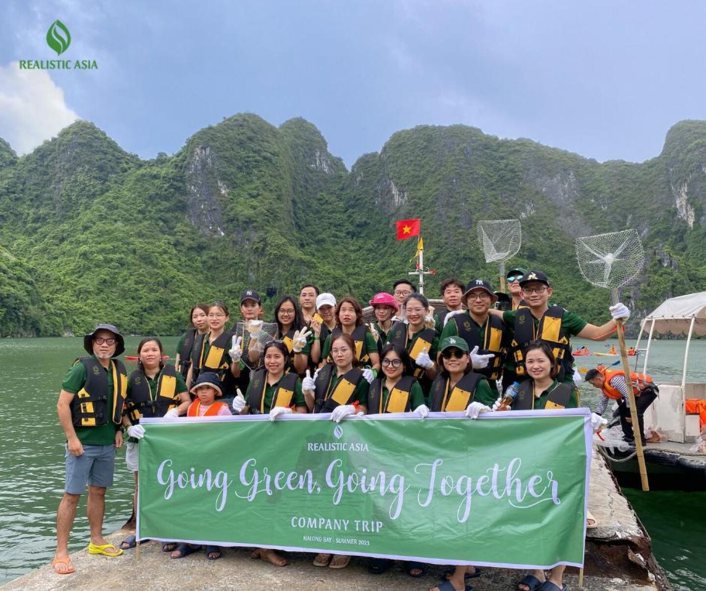 Eine Reise zur Nachhaltigkeit: Realistic Asiens Abenteuer in der Halong-Bucht