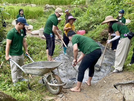 Ein Team, Grünes Team: Realistische Asiens Straßenprojekt in Sapa