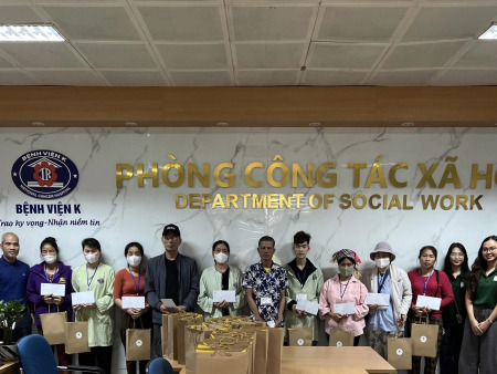 Realistic Asia verbreitet Liebe und Unterstützung für Patienten im K Krankenhaus.