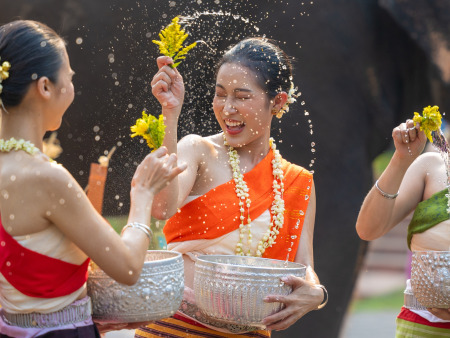 Songkran 2025: Ihr Guide zu Thailands nassestem Fest