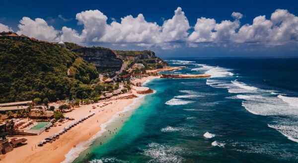 Tag 2: BALI – ULUWATU & MEERESFRÜCHTE-ABENDESSEN (F/M/A)