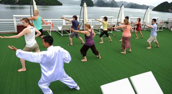 Tag 5: Halong-Bucht – Rückreise nach Hanoi (F/M) – Gemeinschaftskreuzfahrt, Bus