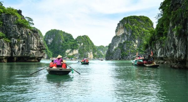 Tag 7: Morgen in der Halong-Bucht – Zurück nach Hanoi (F/M)